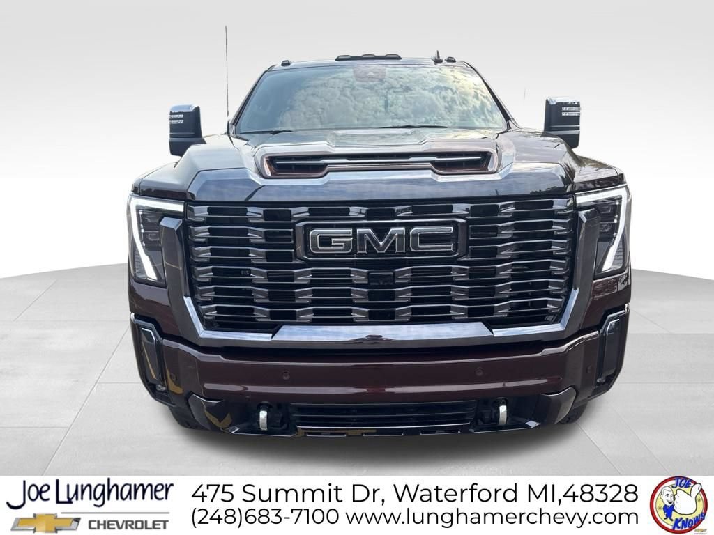 Used 2024 GMC Sierra 3500 Denali Ultimate AWD/4WD image 9
