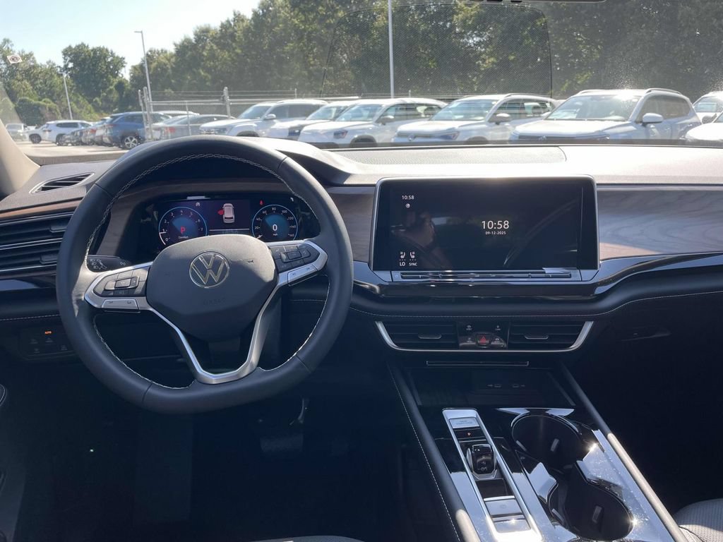 New 2026 Volkswagen Atlas SE FWD image 13