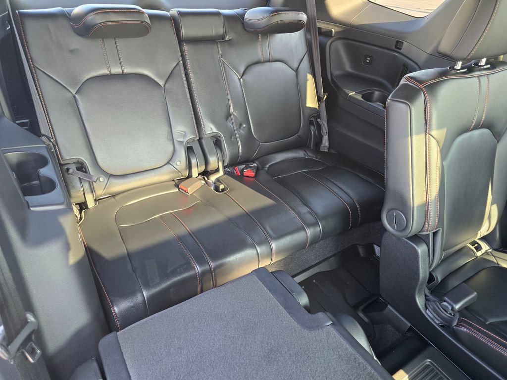 Used 2025 Honda Pilot TrailSport image 16