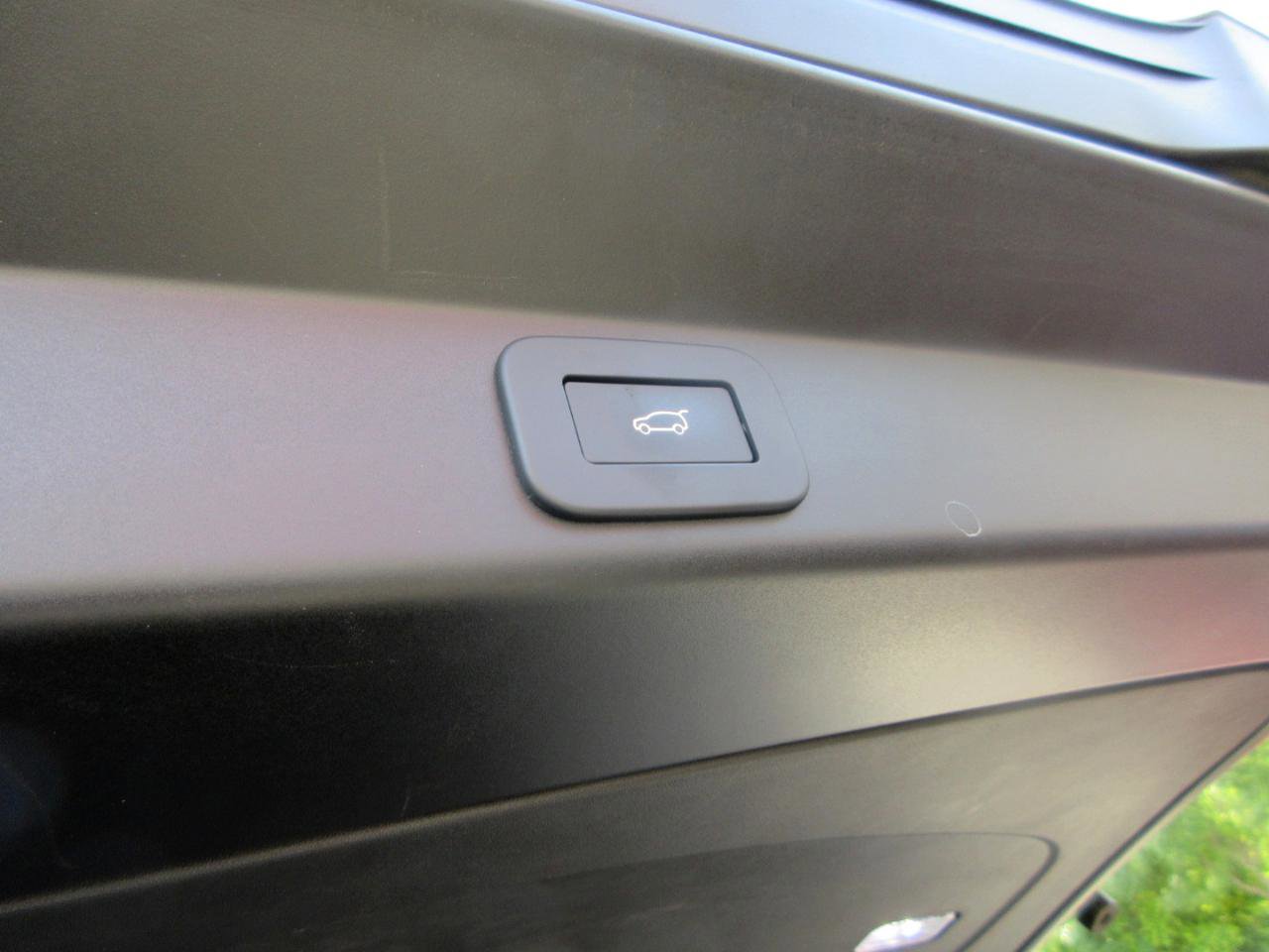 Used 2024 Land Rover Range Rover Sport SE image 34