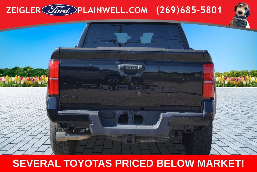 Used 2025 Toyota Tacoma TRD Off-Road AWD/4WD image 4
