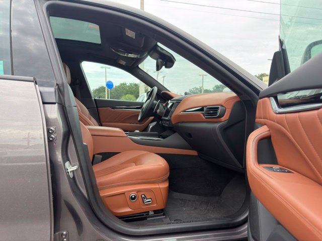 Used 2023 Maserati Levante Modena AWD/4WD image 9