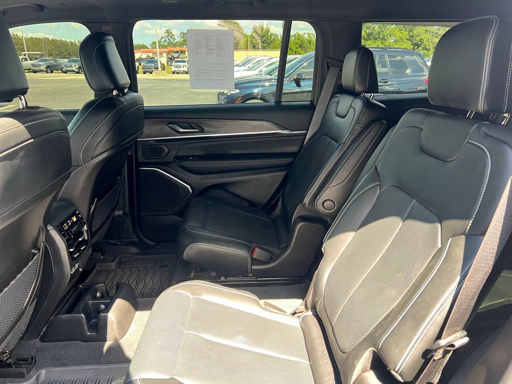 Used 2023 Jeep Grand Cherokee L Overland AWD/4WD image 8