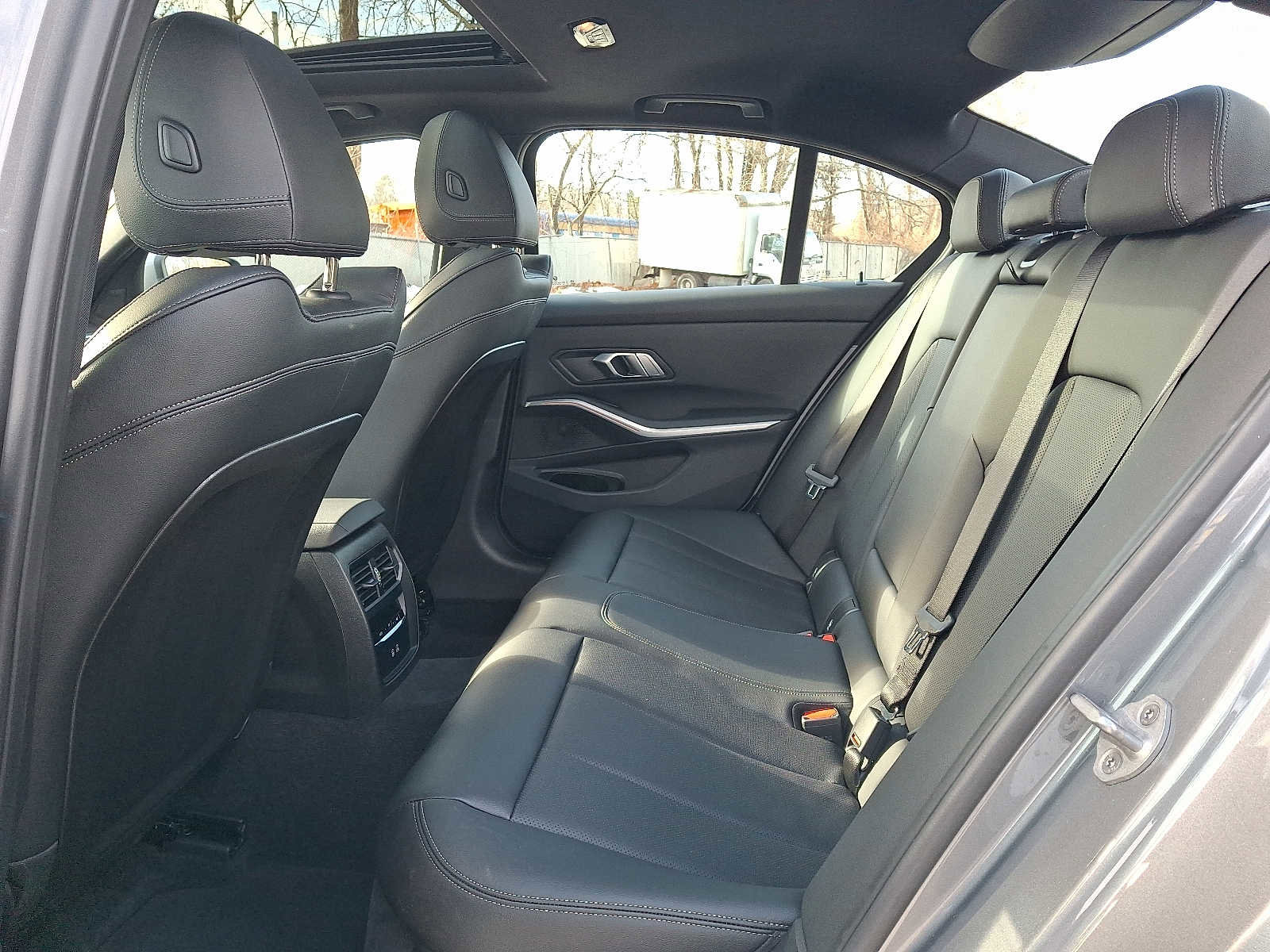 Used 2025 BMW 330i xDrive Sedan w/ M Sport Package image 10