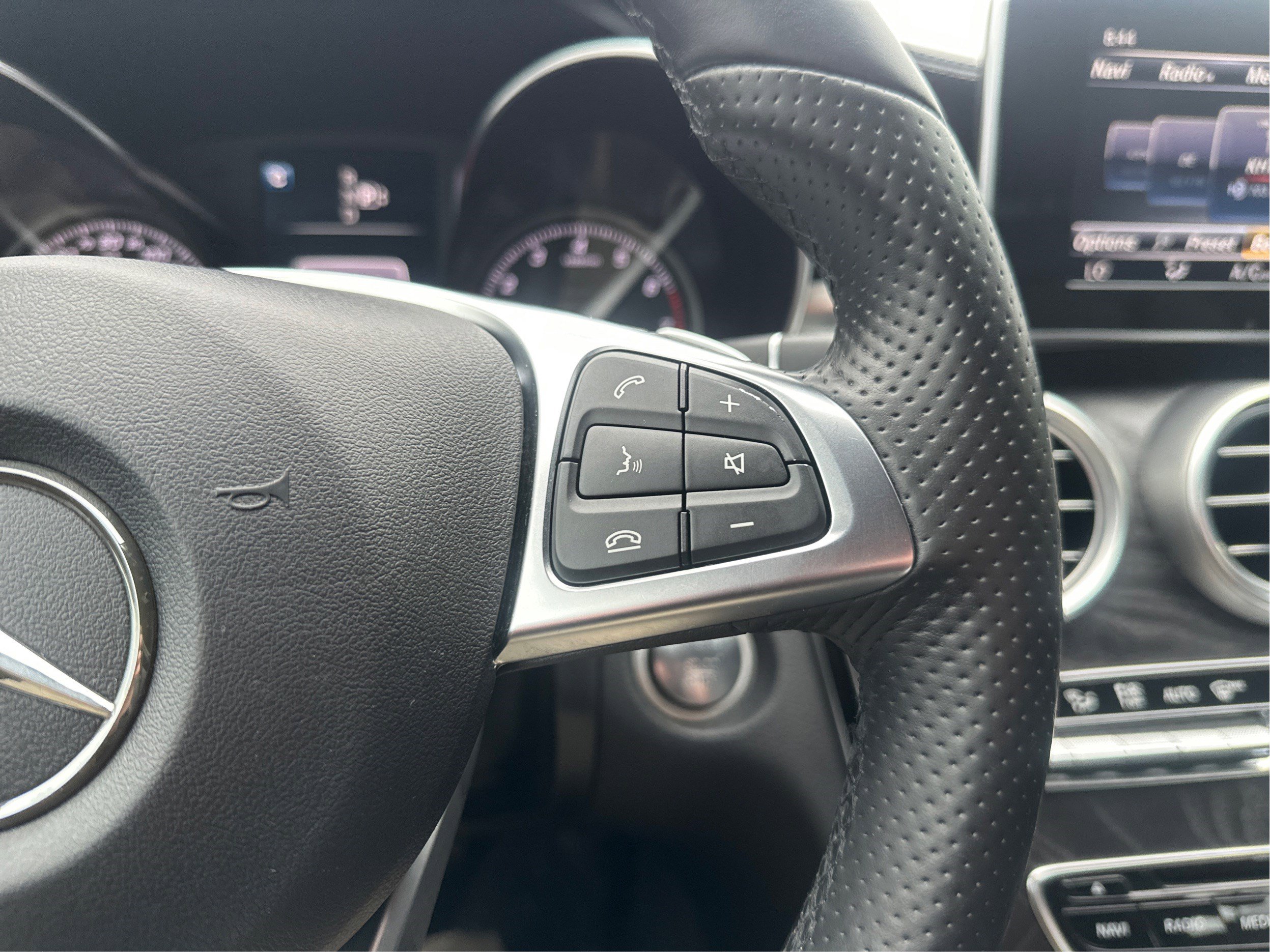 Used 2015 Mercedes-Benz C 300 4MATIC Sedan image 33