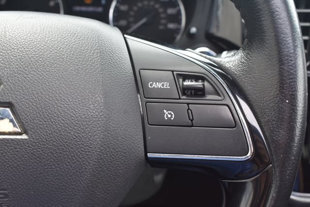 Used 2018 Mitsubishi Outlander LE AWD/4WD image 22
