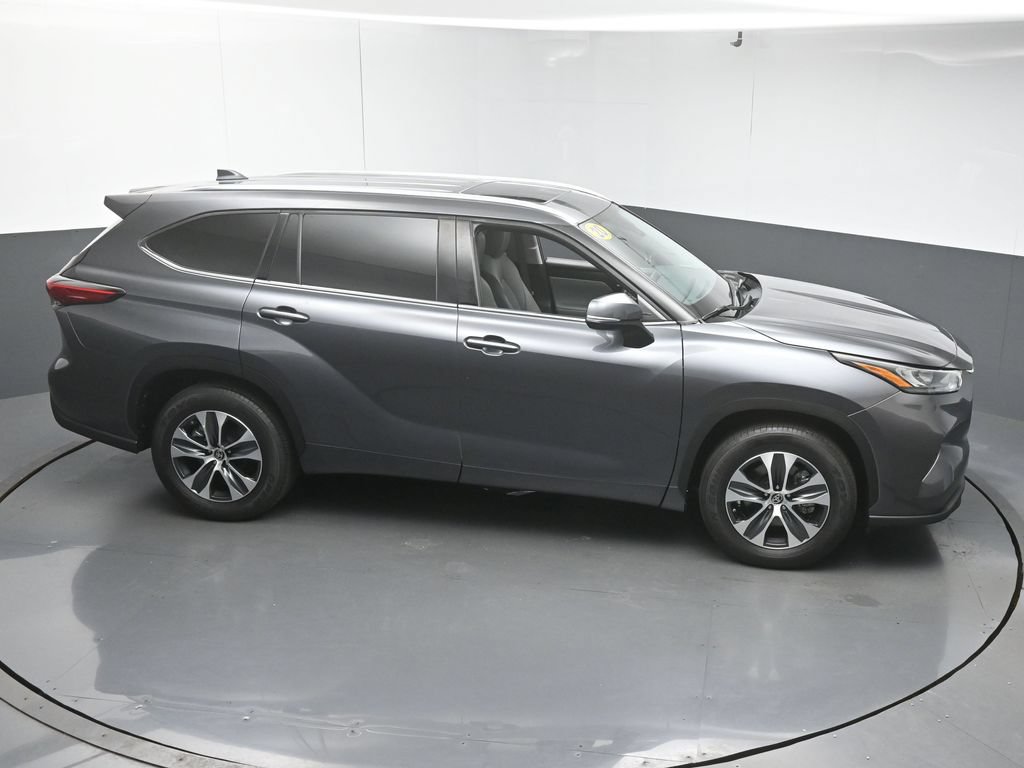 Used 2020 Toyota Highlander XLE FWD image 49