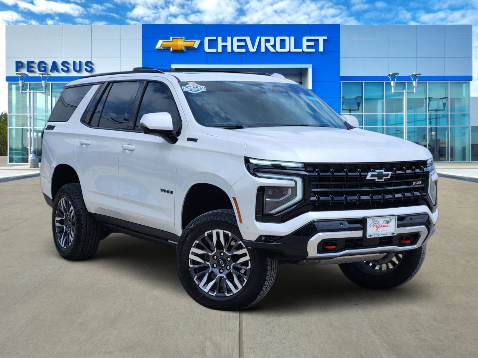 Used 2025 Chevrolet Tahoe Z71 w/ Comfort Package AWD/4WD image 1
