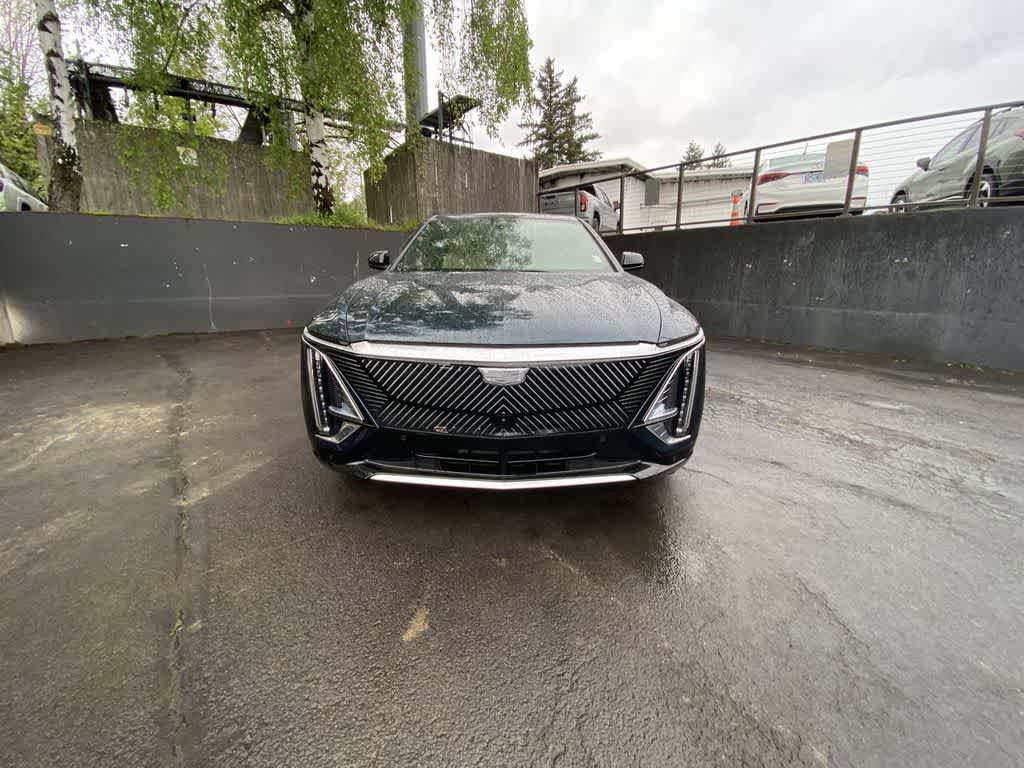 Certified 2025 Cadillac Lyriq Luxury w/ Nappa Leather Package image 9