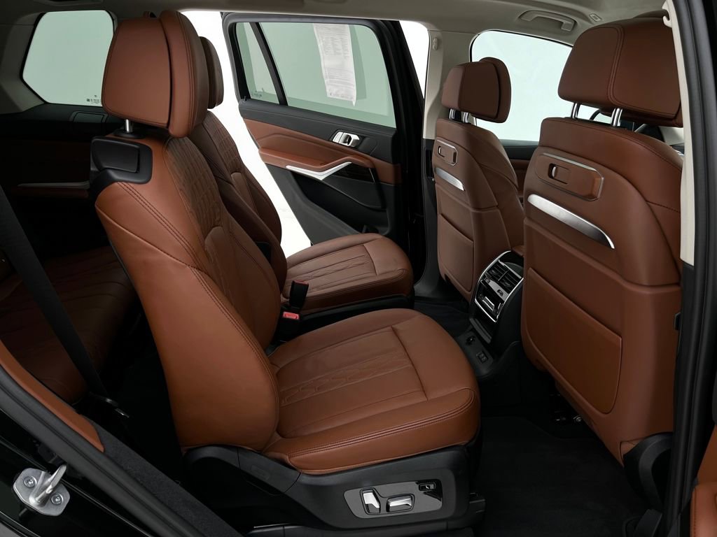 Certified 2023 BMW X7 xDrive40i w/ Climate Comfort Package image 15