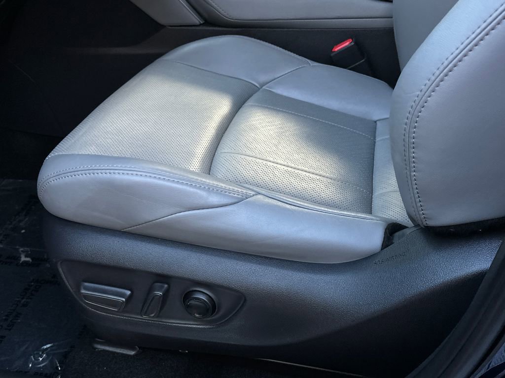 Certified 2022 Toyota Venza Limited image 20