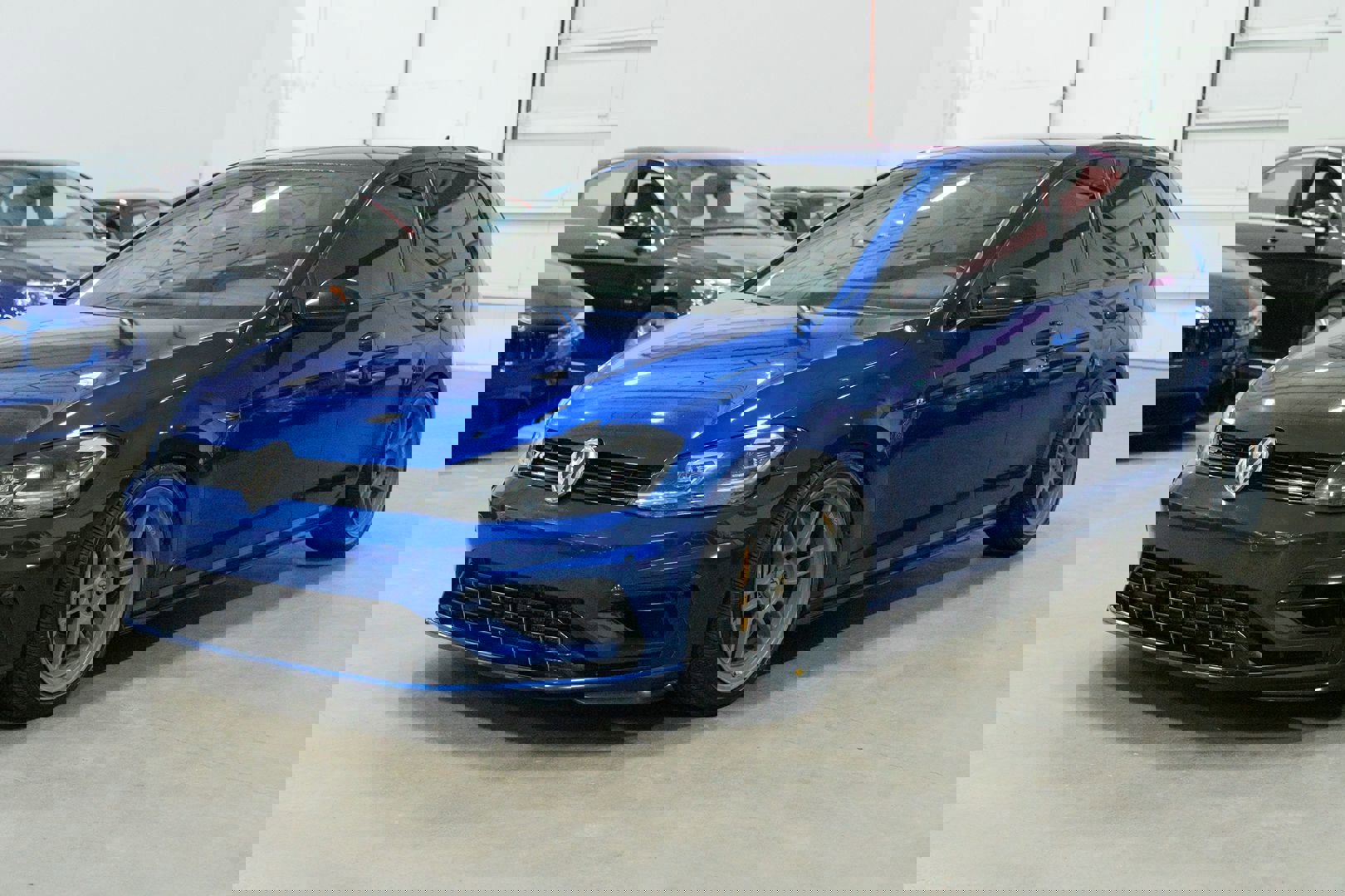 Used 2018 Volkswagen Golf 4-Door image 3