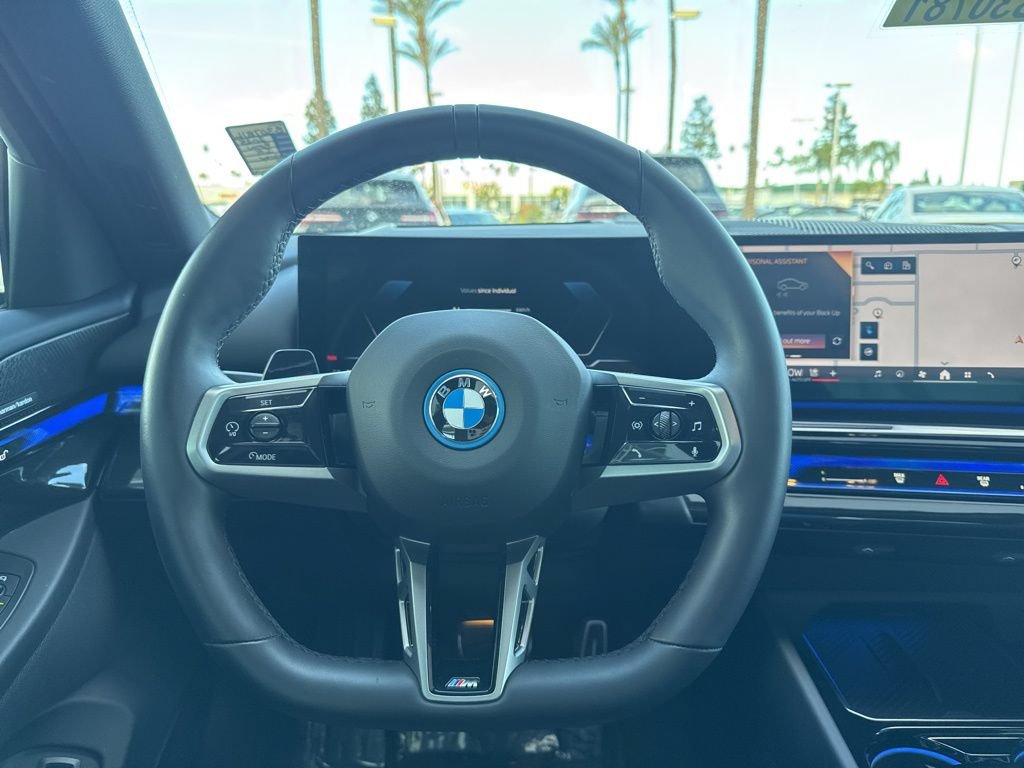 Used 2025 BMW i5 eDrive40i w/ M Sport Package RWD image 18