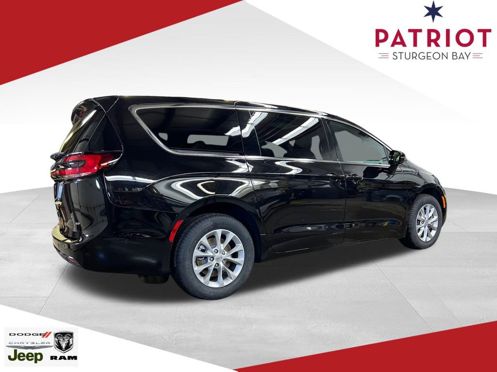 New 2025 Chrysler Pacifica Select image 4