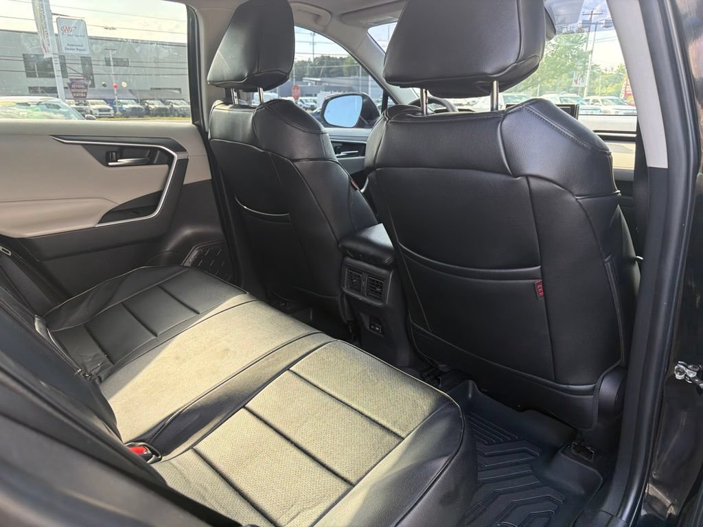 Used 2022 Toyota RAV4 XLE w/ Convenience Package AWD/4WD image 7