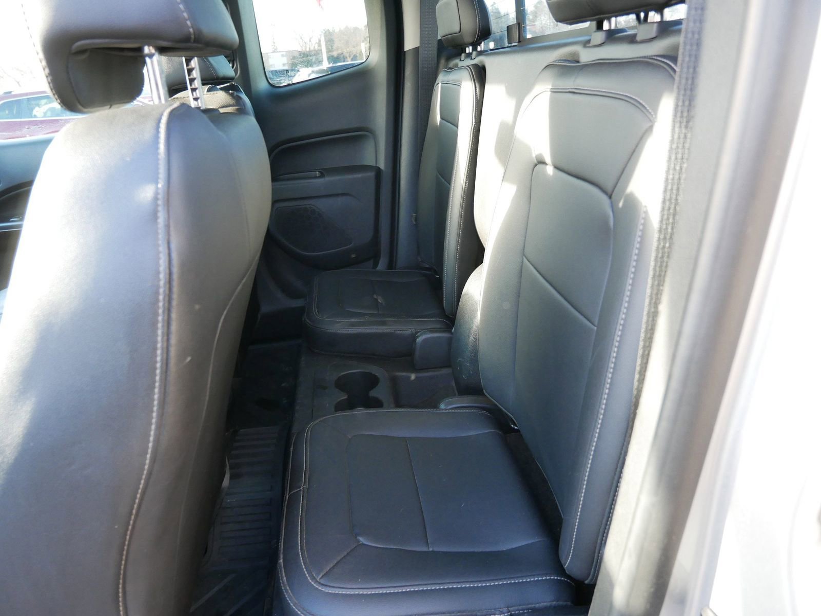 Used 2016 GMC Canyon SLT w/ Trailering Package image 9