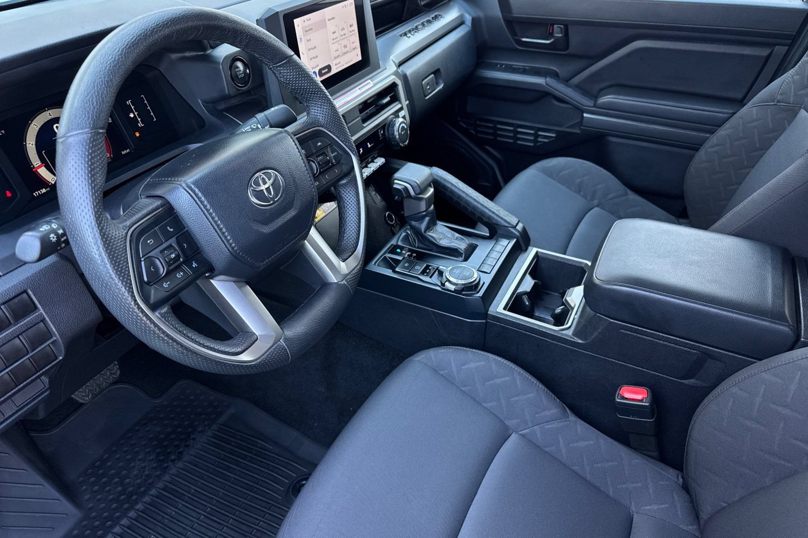 Used 2024 Toyota Tacoma SR5 AWD/4WD image 10