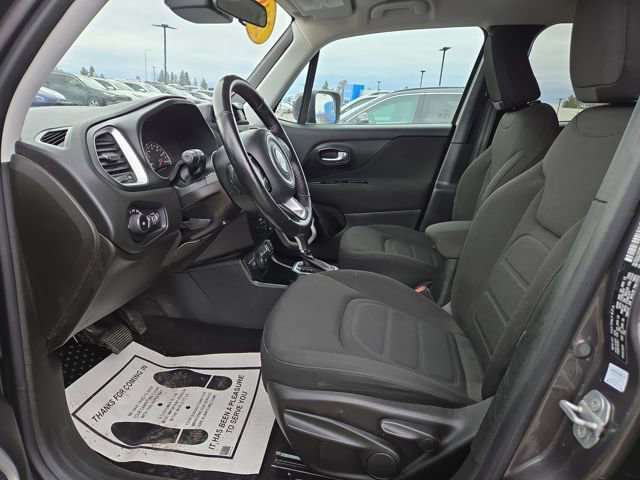 Used 2018 Jeep Renegade Latitude w/ Cold Weather Group image 2