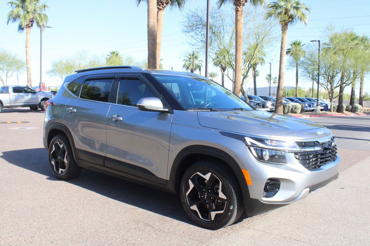 Used 2024 Kia Seltos EX FWD image 7
