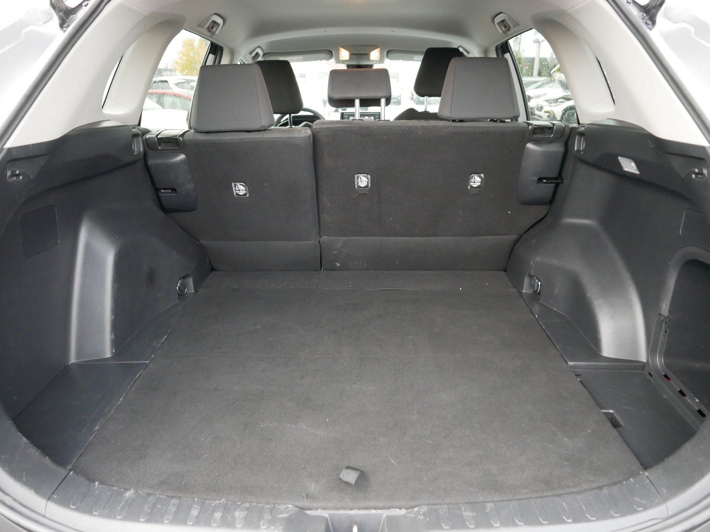 Used 2021 Toyota RAV4 LE image 18