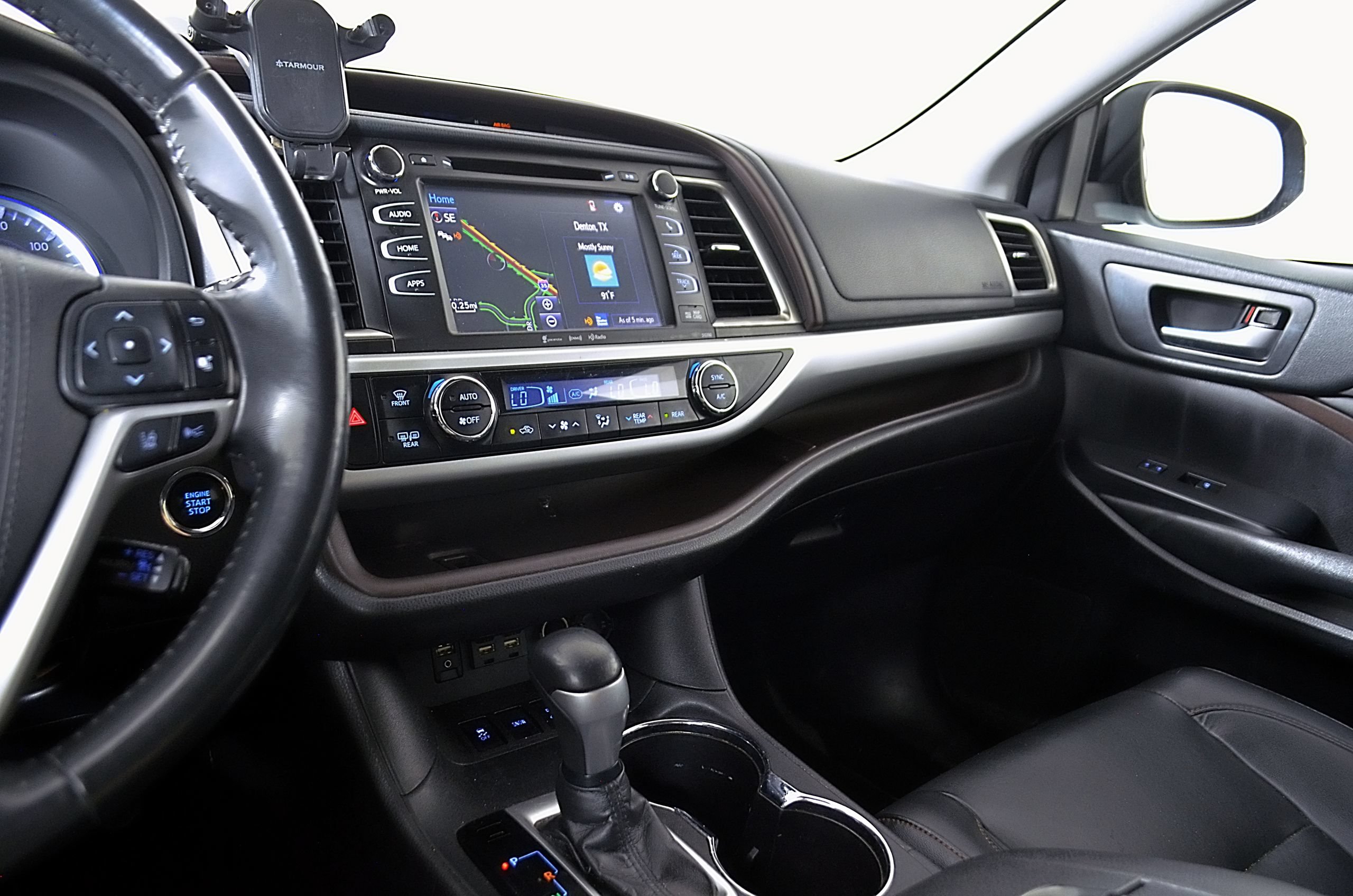 Used 2019 Toyota Highlander XLE AWD/4WD image 32