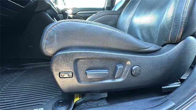 Used 2017 Toyota Highlander Limited image 26