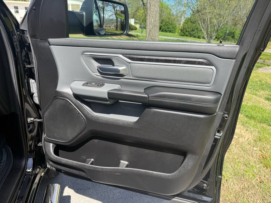 Used 2021 RAM 1500 Big Horn AWD/4WD image 36