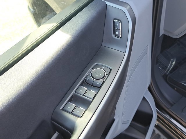 Used 2025 Ford F250 XL w/ STX Appearance Package image 24