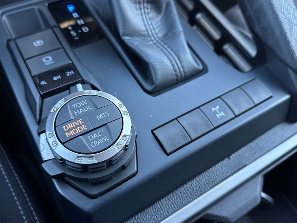 Used 2024 Toyota Tacoma TRD Off-Road image 31