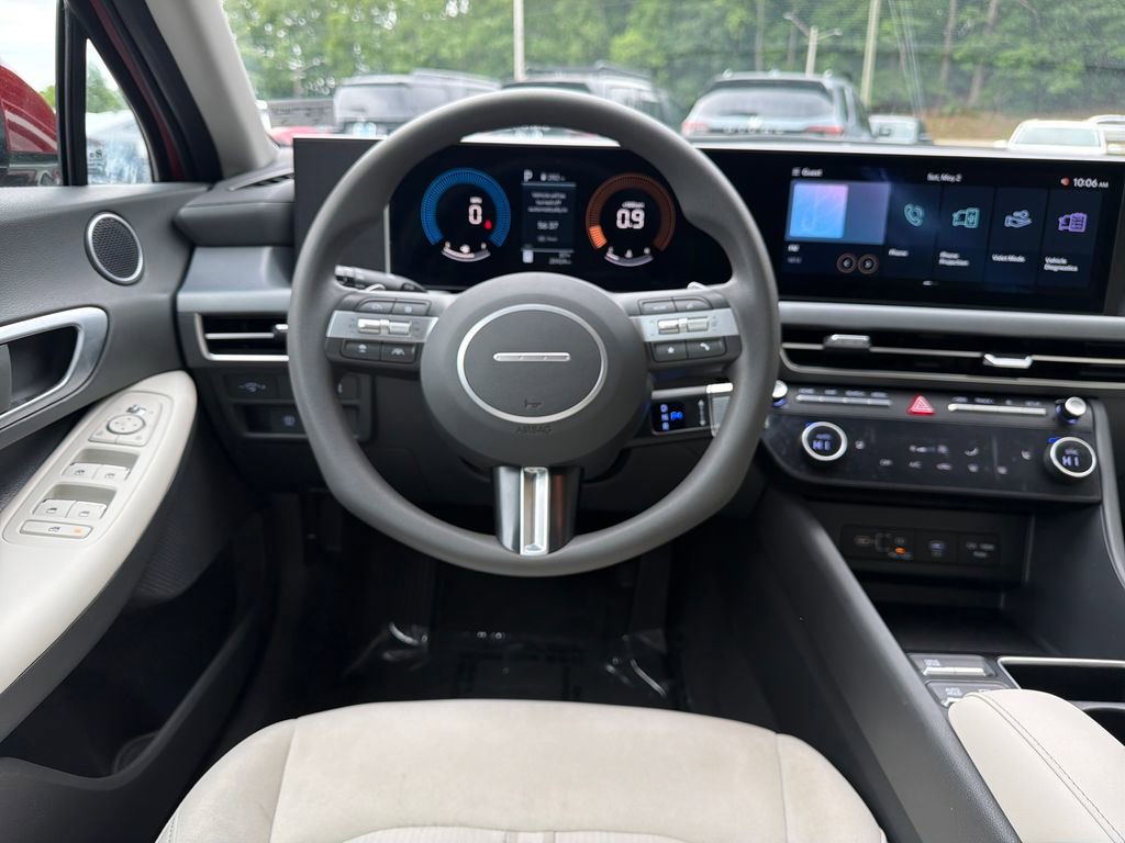 Used 2025 Hyundai Sonata SEL FWD image 16