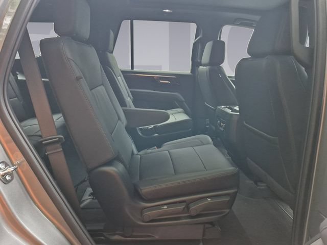 Used 2025 Chevrolet Tahoe Z71 w/ Comfort Package AWD/4WD image 18