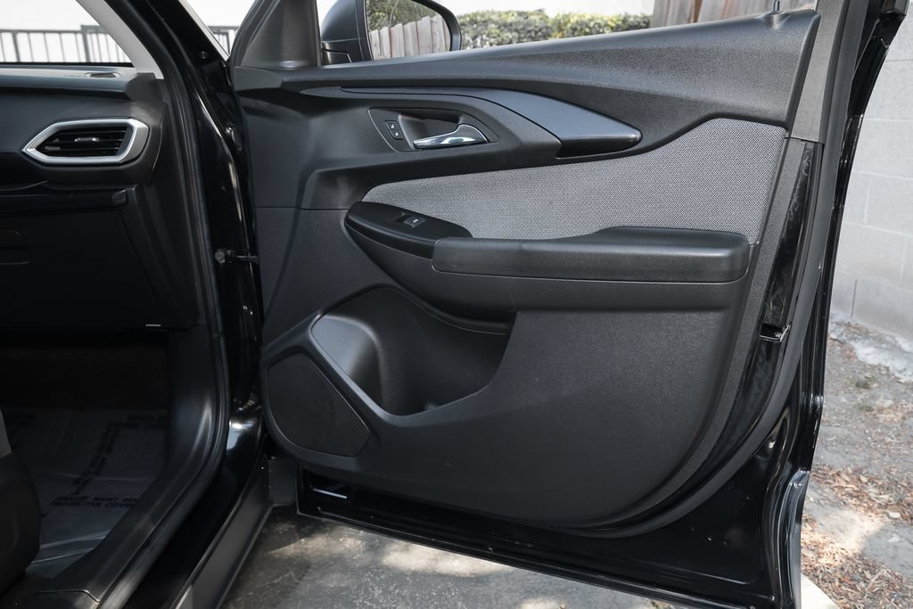 Used 2021 Chevrolet TrailBlazer LS FWD image 38