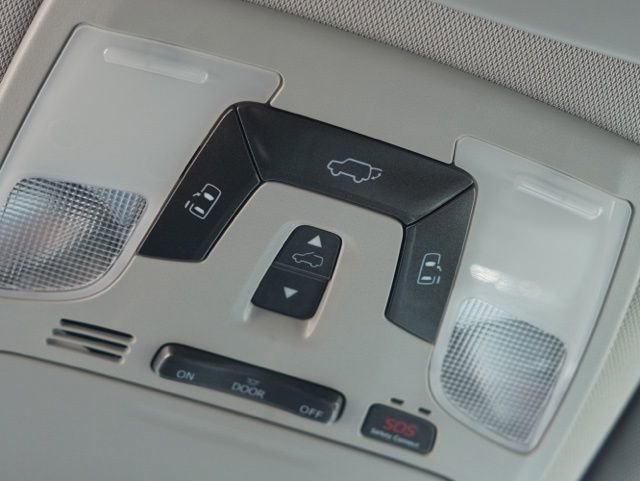 Used 2018 Toyota Sienna XLE w/ XLE Navigation Package image 38