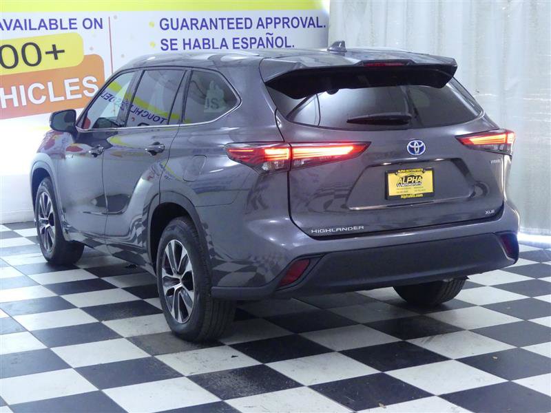 Used 2021 Toyota Highlander XLE image 5
