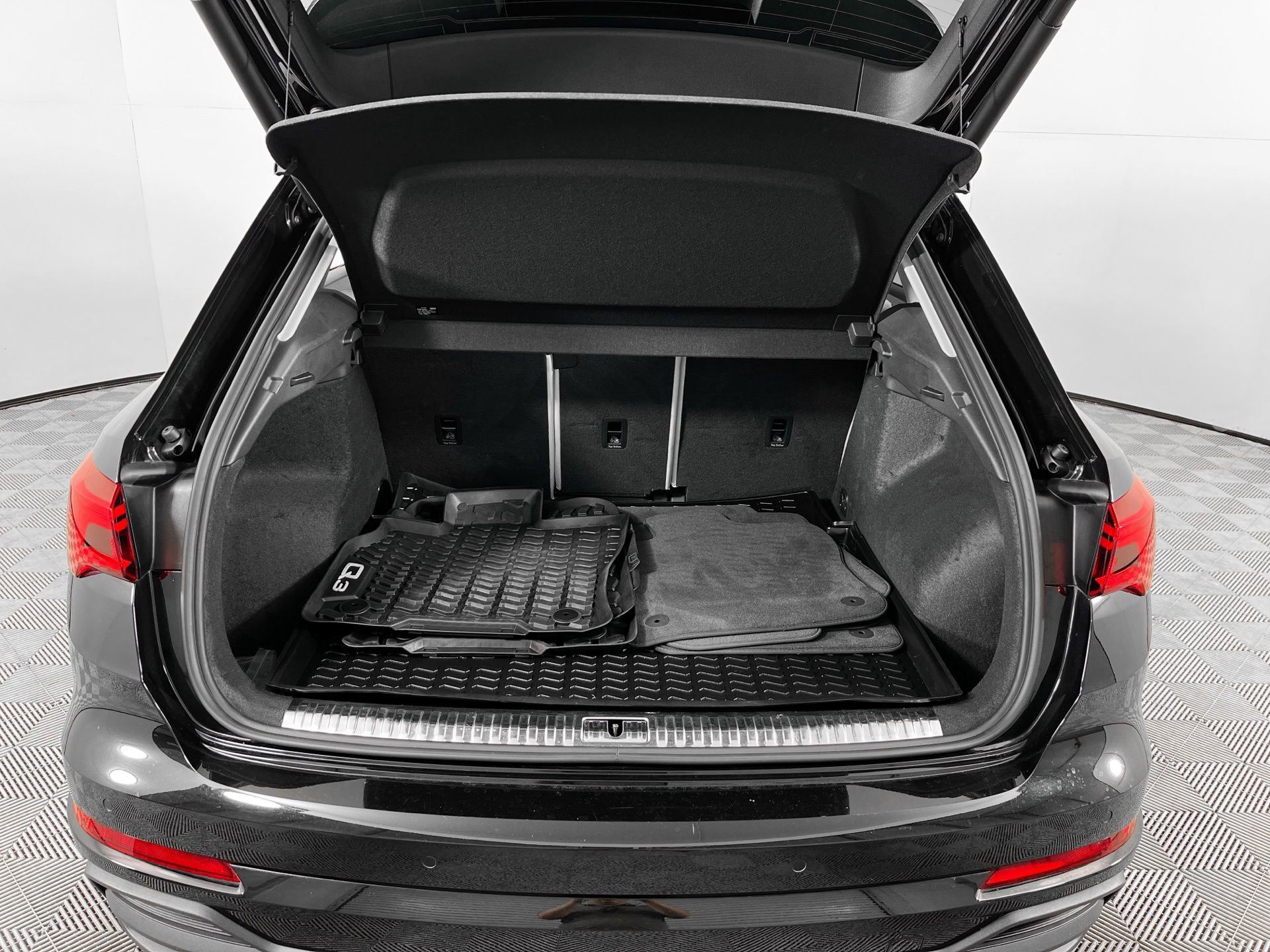 Certified 2023 Audi Q3 2.0T Premium Plus w/ Premium Plus Package image 31