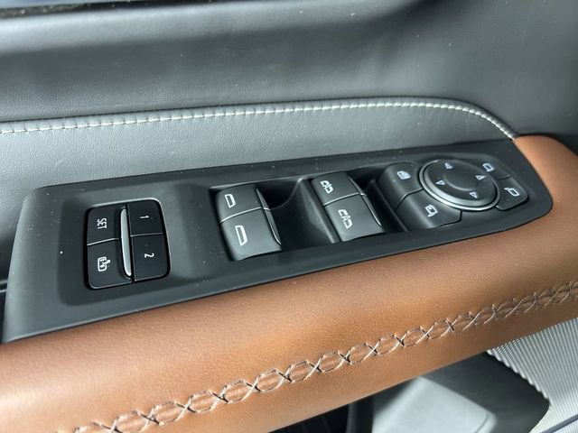 Used 2023 GMC Yukon XL Denali Ultimate image 24