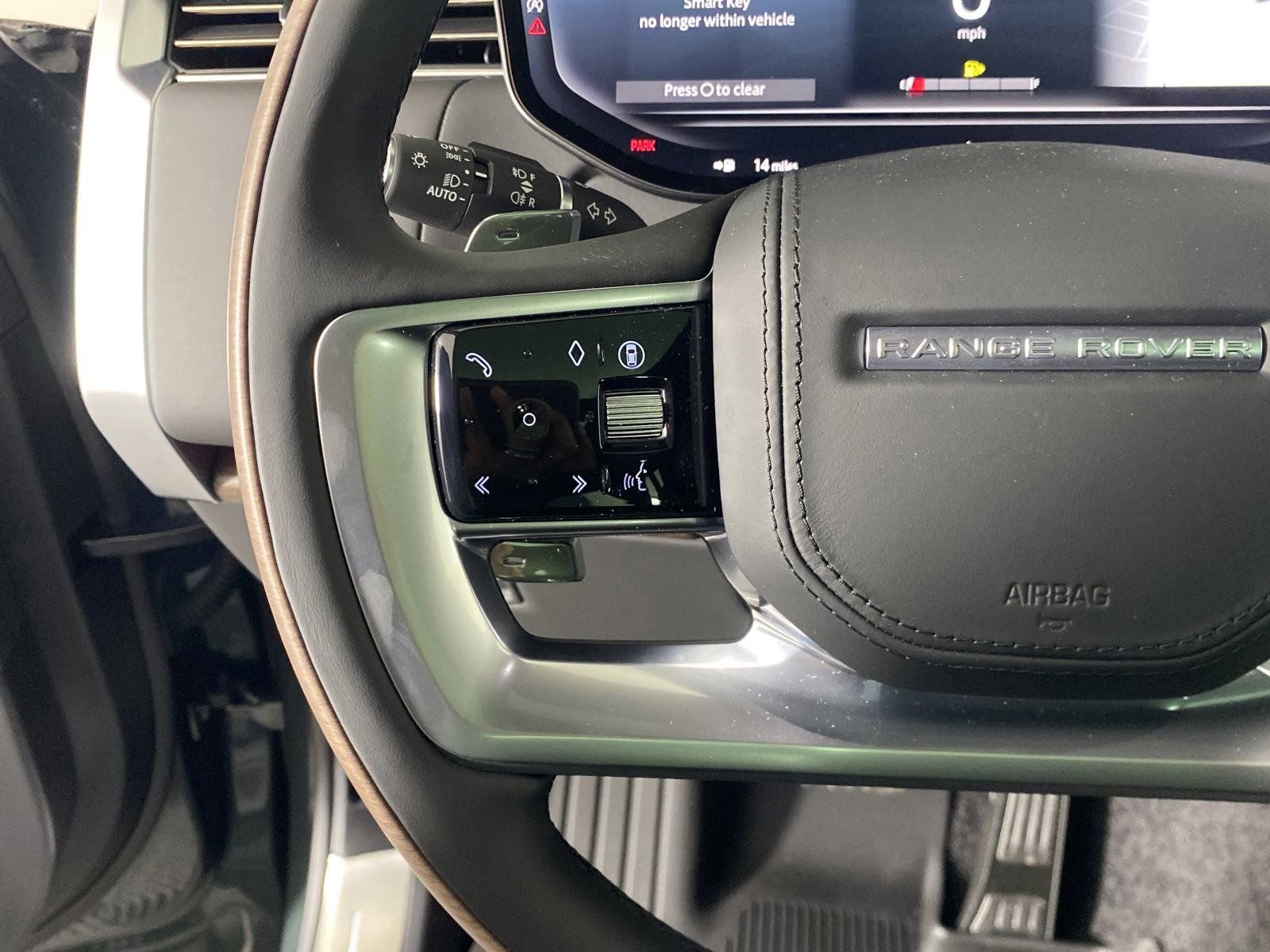New 2025 Land Rover Range Rover SE image 14