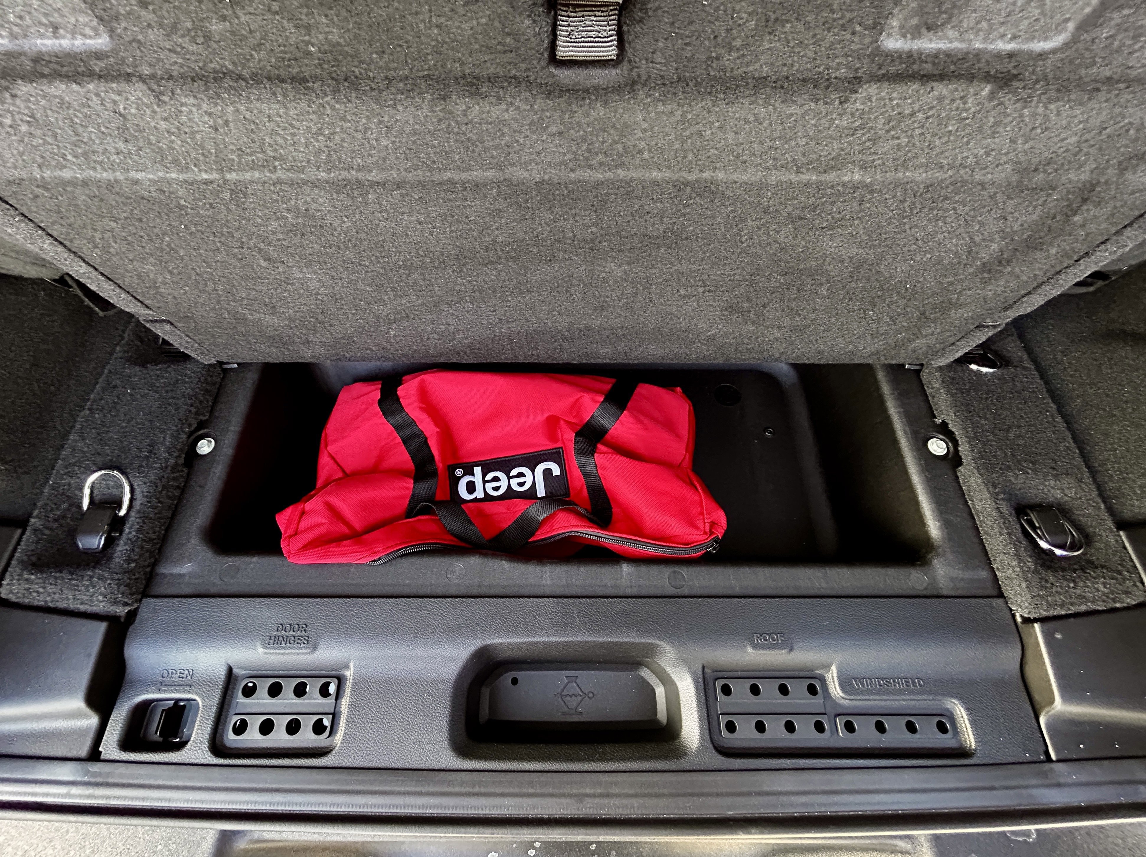 Certified 2025 Jeep Wrangler Sport AWD/4WD image 9