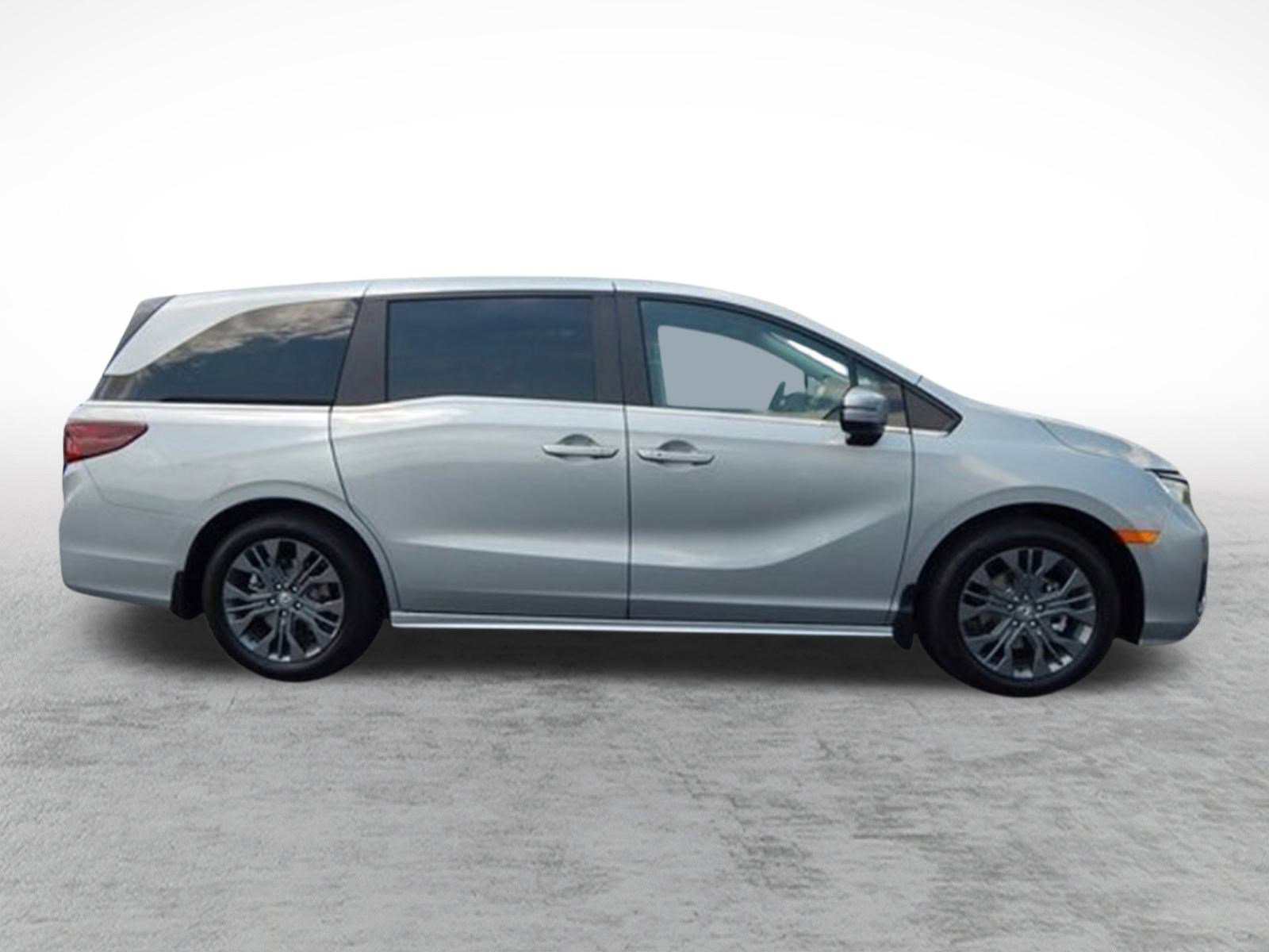 New 2026 Honda Odyssey Touring image 6