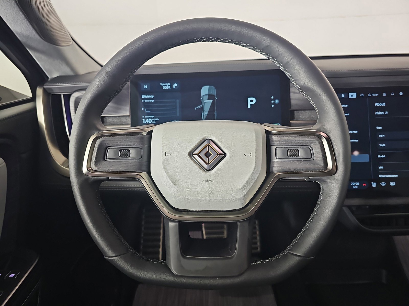 Used 2024 Rivian R1S Adventure image 27
