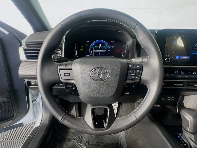 Used 2025 Toyota Camry SE FWD image 16