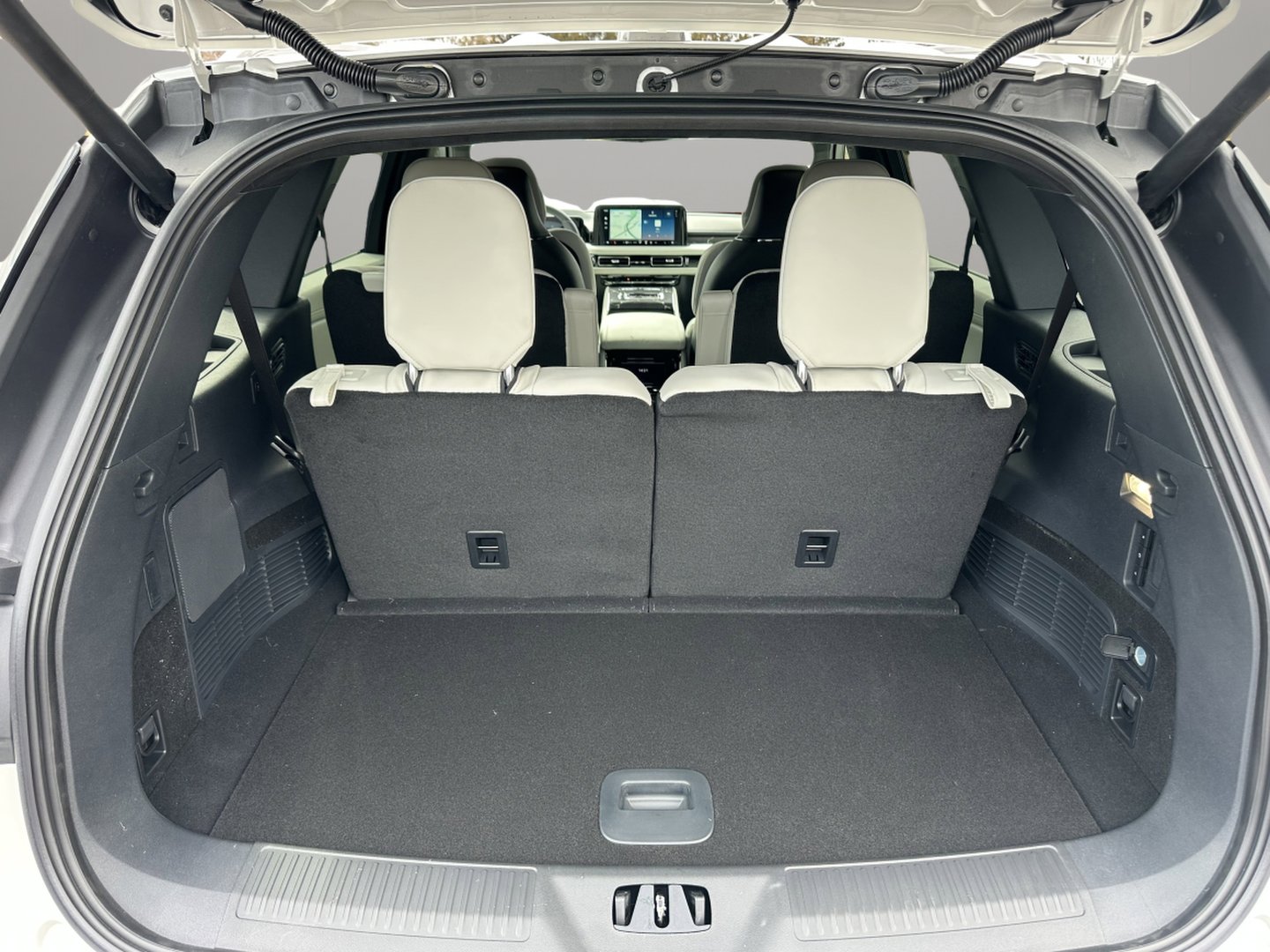 New 2026 Lincoln Aviator Black Label w/ Jet Appearance Package AWD/4WD image 7