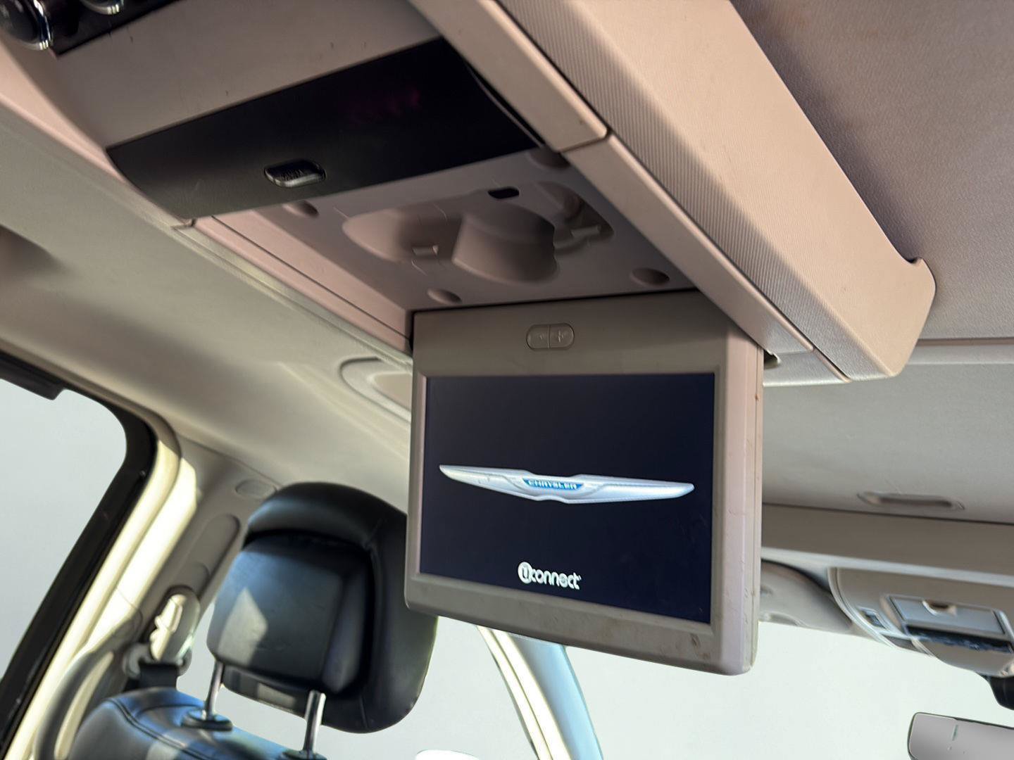 Used 2015 Chrysler Town & Country Limited Platinum w/ Trailer Tow Group FWD image 20
