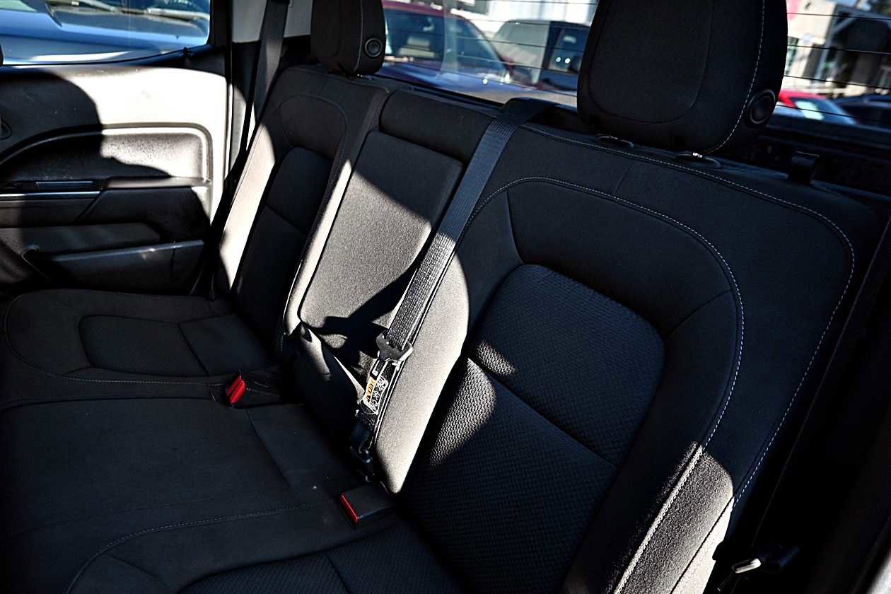 Used 2015 Chevrolet Colorado LT w/ LT Convenience Package image 10