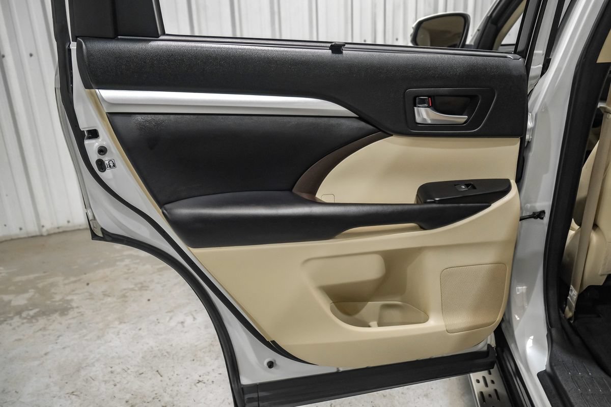 Used 2018 Toyota Highlander XLE FWD image 44