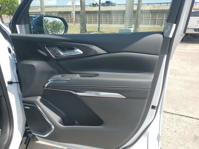 New 2026 Chevrolet Traverse High Country w/ LPO, Floor Liner Package FWD image 8