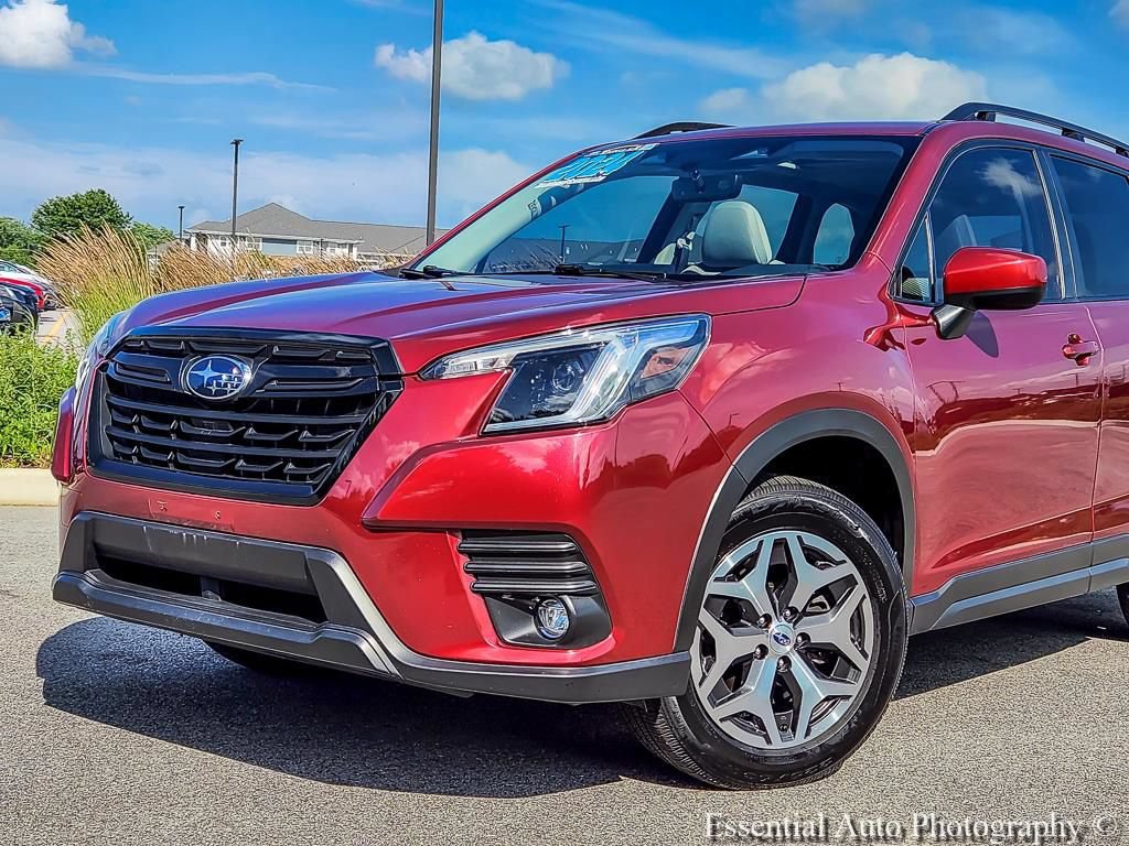 Used 2024 Subaru Forester Premium AWD/4WD image 2