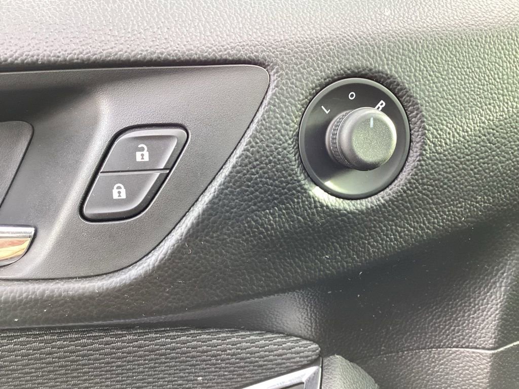 Used 2017 Chevrolet Cruze LT w/ Convenience Package image 21