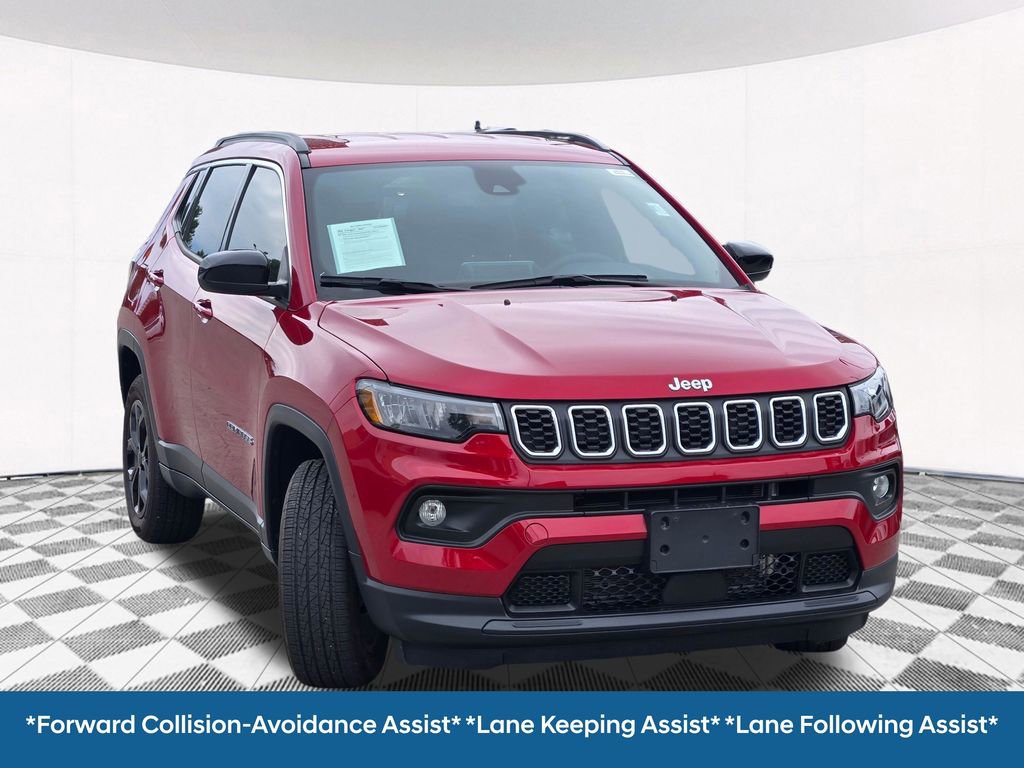 Used 2025 Jeep Compass Latitude AWD/4WD image 7