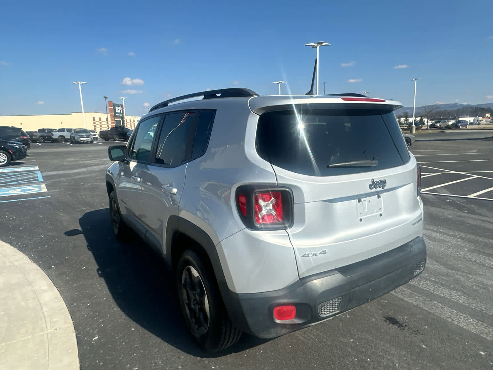 Used 2017 Jeep Renegade Sport w/ Power & Air Group image 6
